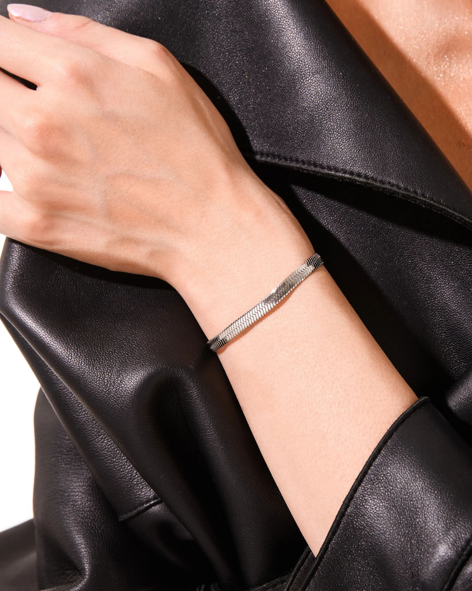 Bold Herringbone Matching Set In Silver Size M/L - Image 4