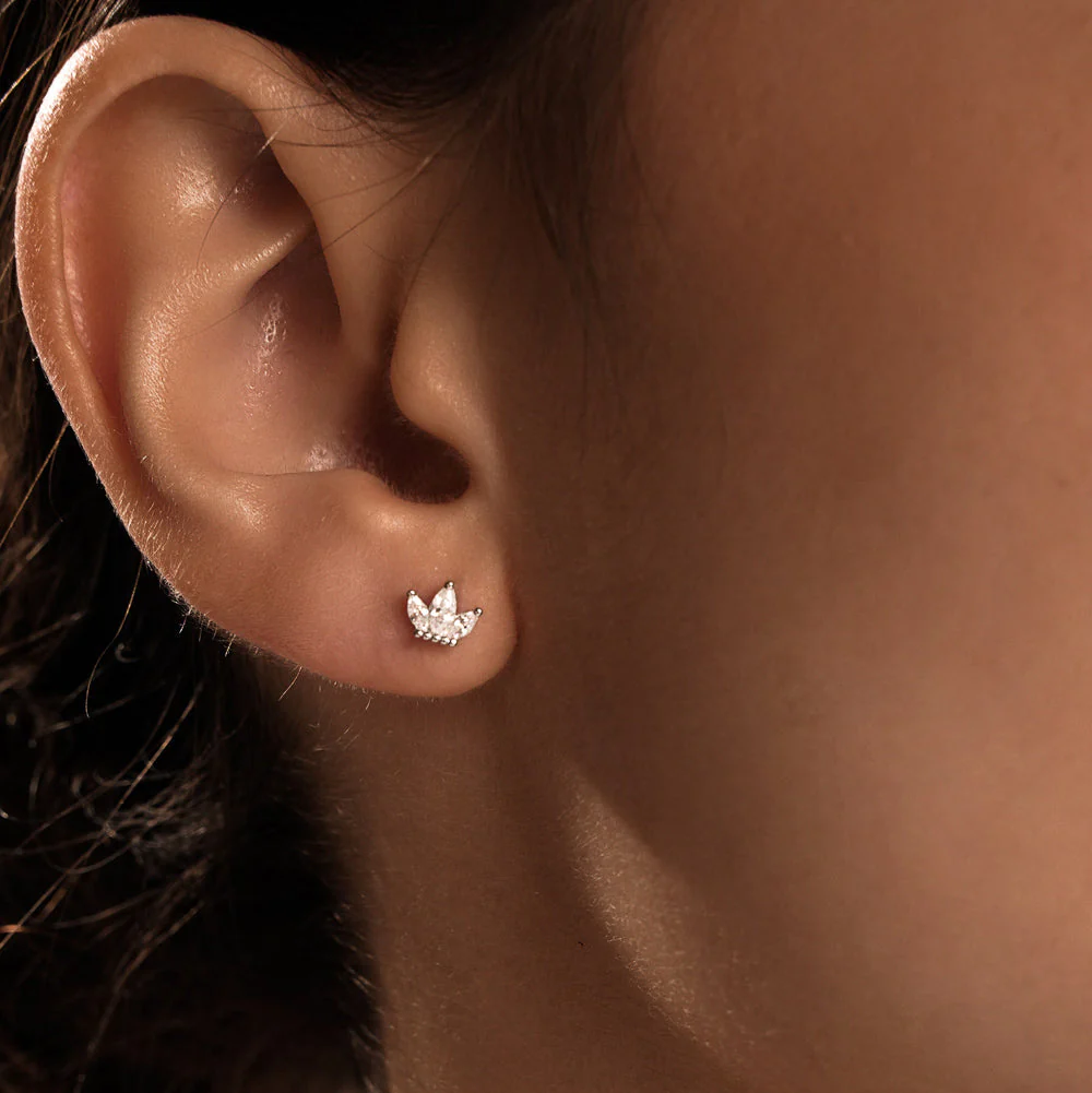 Jewel Crown Stud Earring in Silver - Image 4