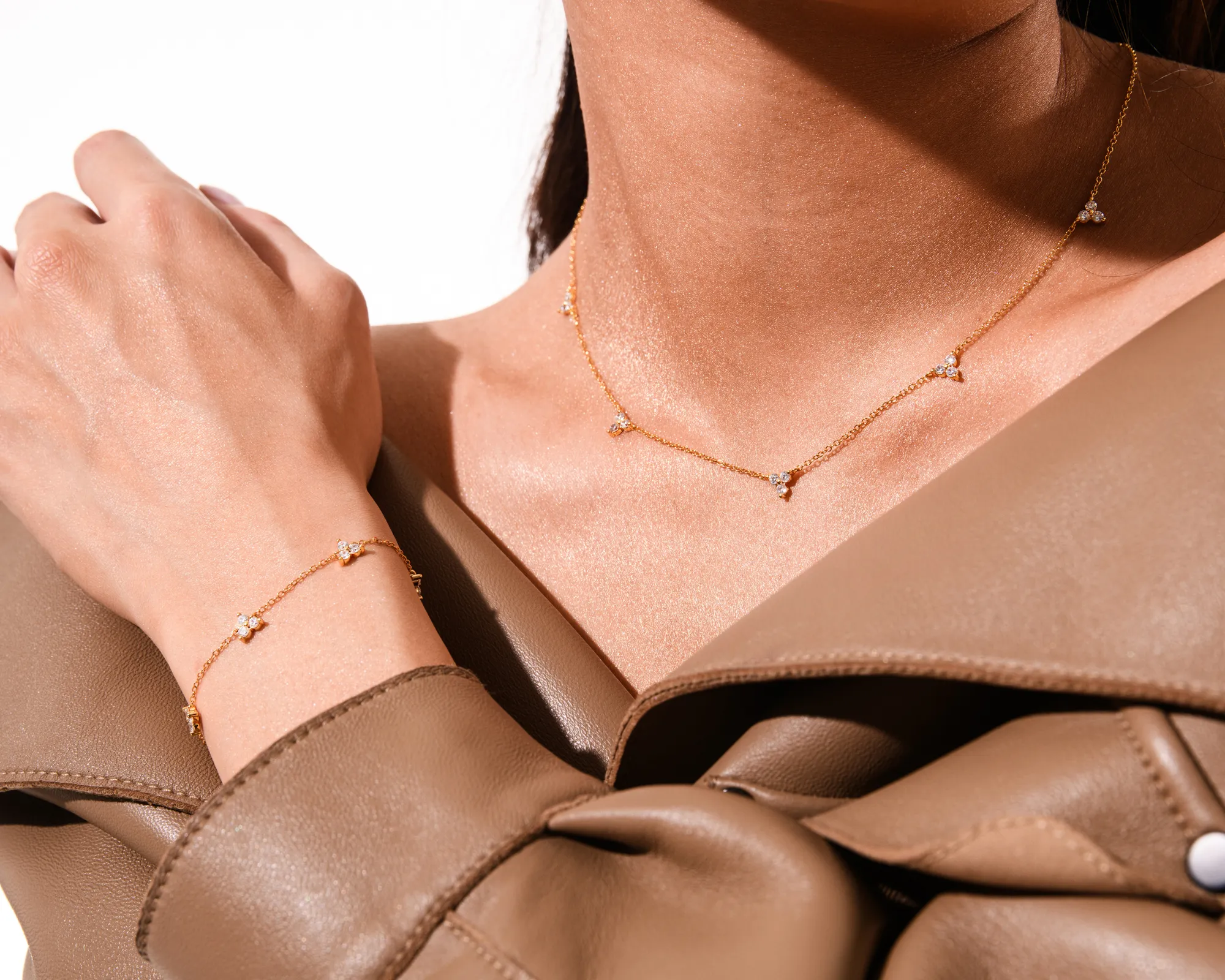 Trinity Infinity Bracelet Gold - Image 4