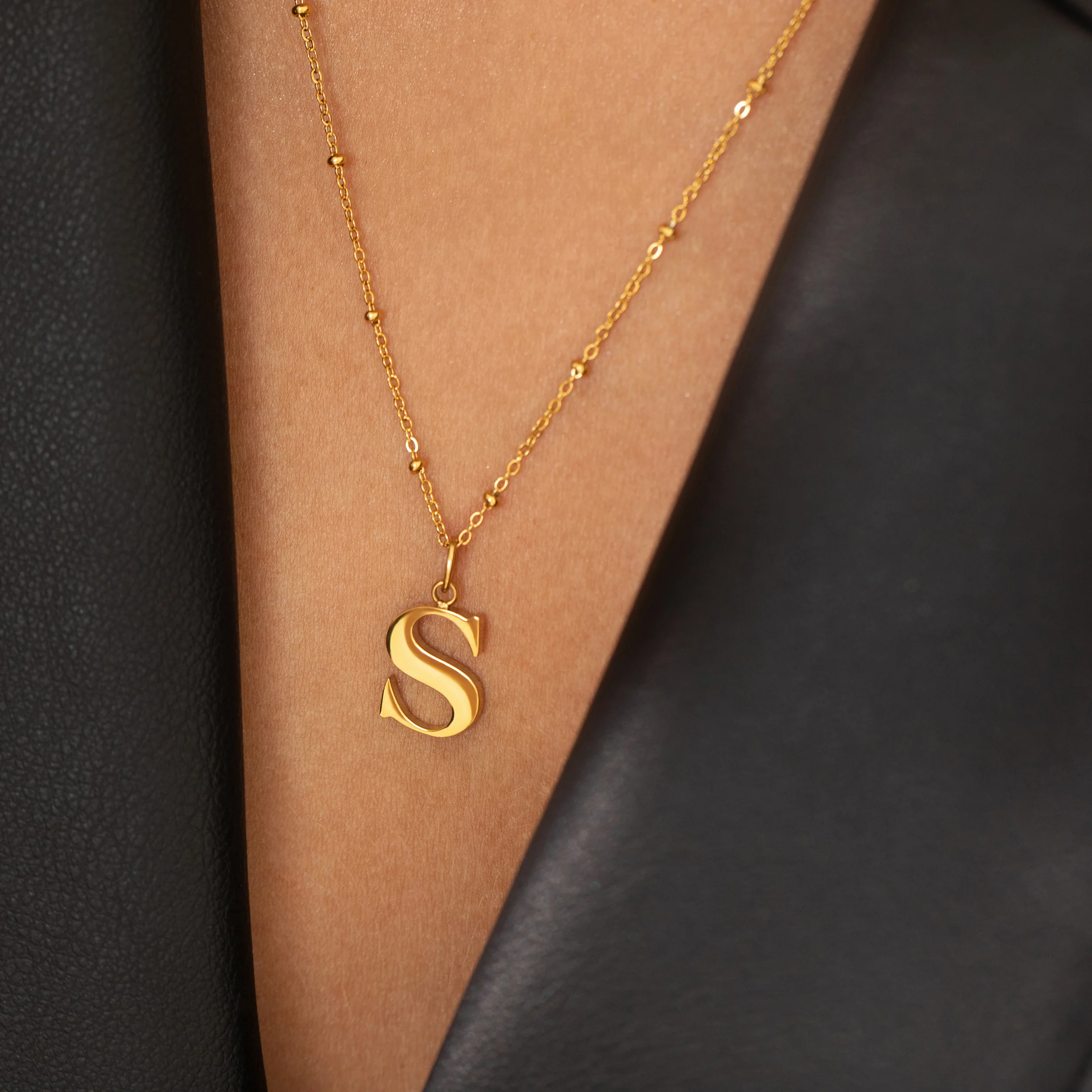 Y Initial Pendant Necklace Gold - Image 4